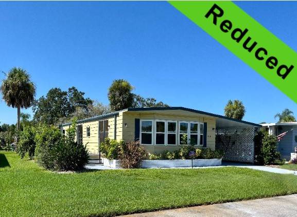 Sarasota, FL Mobile Home for Sale located at 5836 Danbury Lane Camelot Lakes